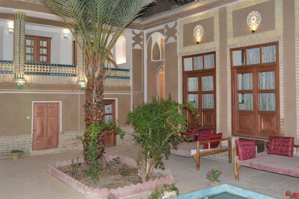  اقامتگاه بوم گردی طارونه یزد 