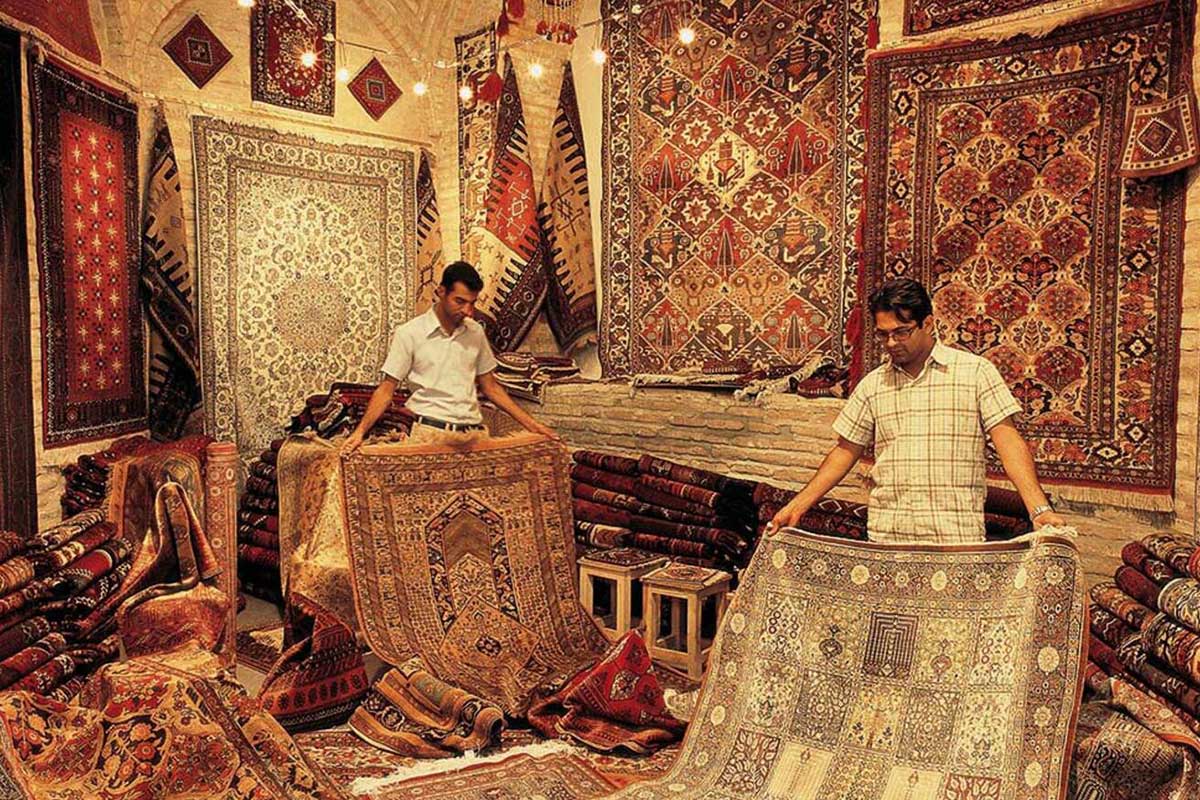 گلیم‌ بافی و فرش‌ بافی؛ هنری بر روی دار