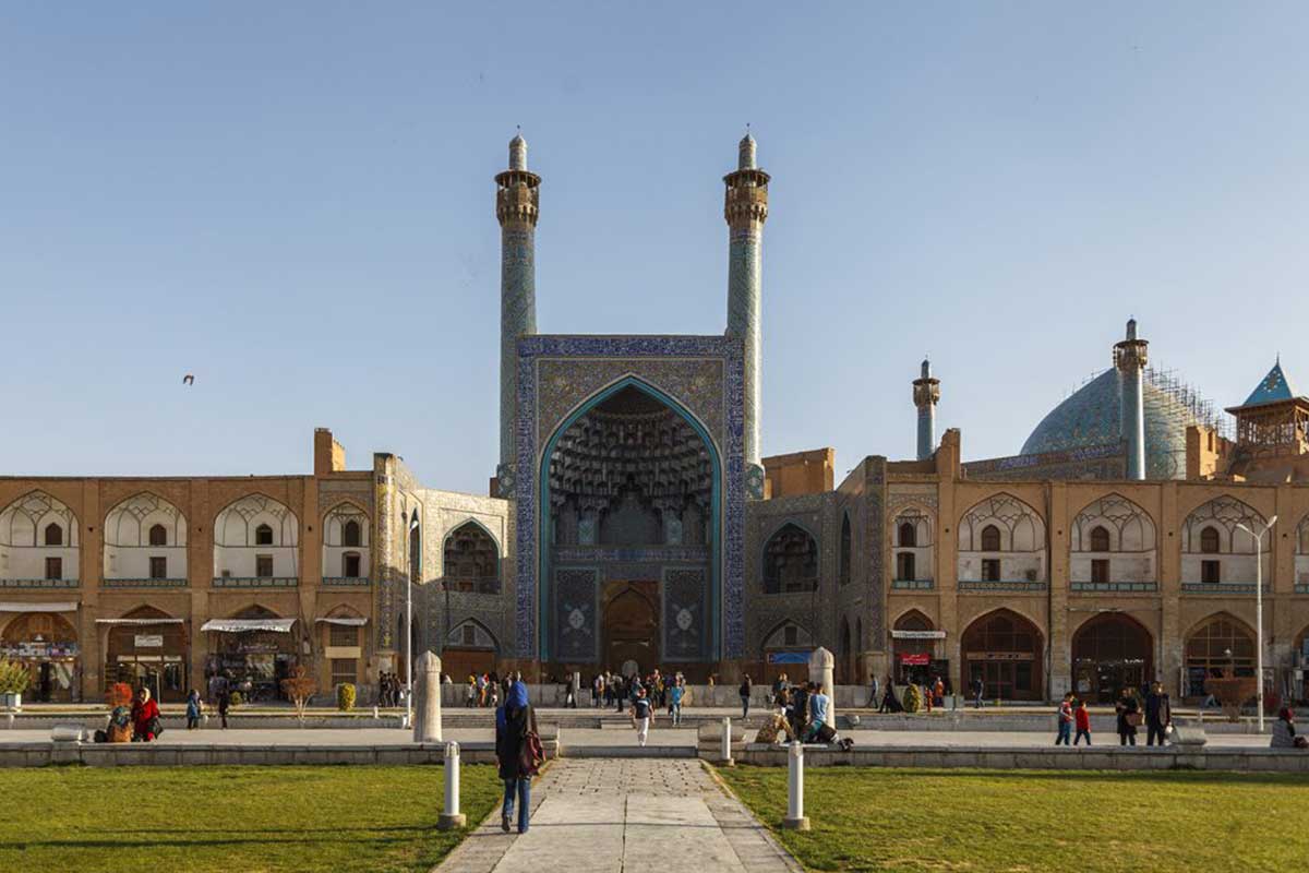 مساجد؛ پایگاه‌های مذهبی